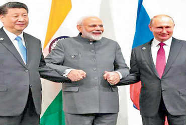 મોદીને ગ્લોબલ લીડર થવાનું ભૂત વળગ્યું છે