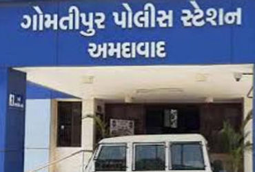 કૂતરો ઘરે બાંધી રાખવાનું કહેતા લાકડીના ફટકા મારતા વેપરી લોહી લુહાણ