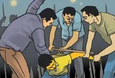 ધાક જમાવવા લારી ધરાવતા યુવકને ઢોર માર મારી લારીમાં તોડફોડ કરી