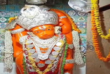 જૂનાગઢમાં લંબે હનુમાનજીને 11 કિલો ચાંદીનાં આભૂષણ ચડાવ્યાં