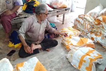 જામનગર શહેરના 300 વર્ષ જૂના ઐતિહાસિક બાંધણીના ઉદ્યોગને ભયંકર મંદીનું ગ્રહણ