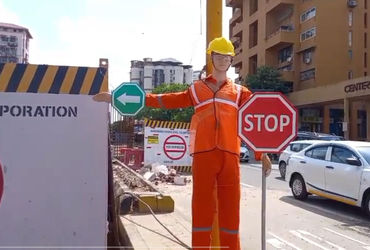 AMC introduces reflective mannequins as marshals at road diversions to reduce monsoon accidents