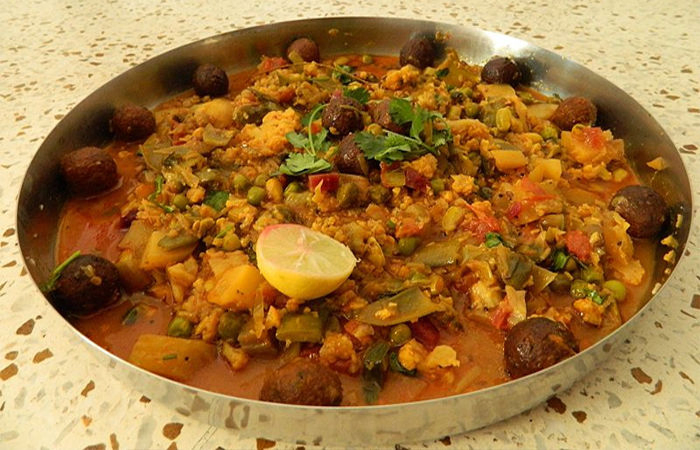 ઉત્તરાયણની ઉજવણી સાથે ધાબા પર થઈ ઉંધીયા- ઉબાડીયા પાર્ટી: રેસ્ટોરન્ટ - કેટરર્સના વેપારીઓને તડાકો થઈ ગયો