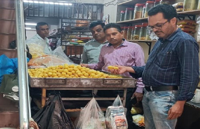 ઉપવાસ તોડાવતા વેપારીઓ, ફરાળી પેટીસમાં મકાઈનો લોટ