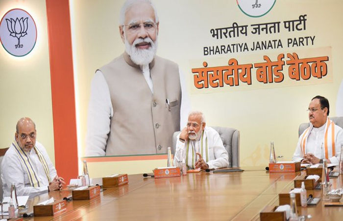 BJPના નવા સંસદીય બોર્ડમાંથી શિવરાજ સિંહ-ગડકરી બાકાત, ફડણવીસ ચૂંટણી સમિતિમાં