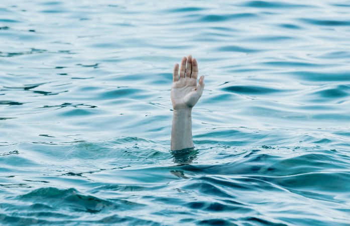 Two Ahmedabad youth drown in Sabarmati river: One dead, one missing