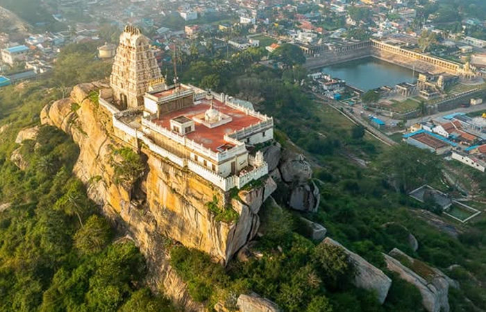 રામમંદિર બાદ કર્ણાટકના પ્રસિદ્ધ યોગ નરસિમ્હા સ્વામી મંદિરમાં દાનચોરી, મુખ્ય પૂજારી સહિત 6 સામે એક્શન