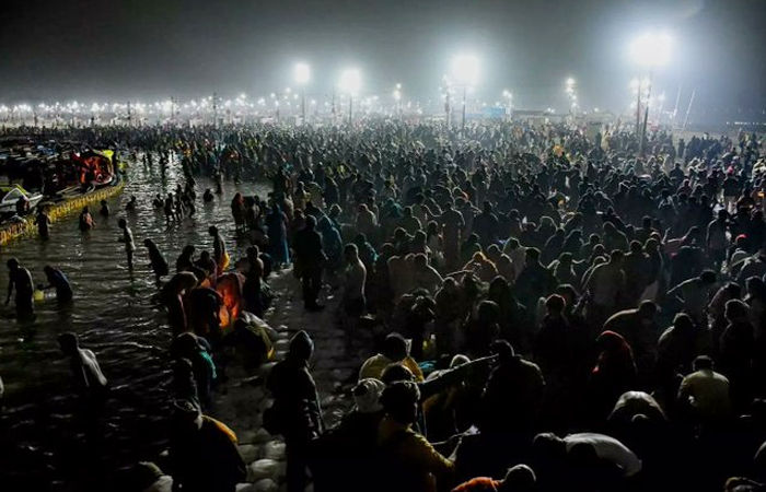 માઘ મેળામાં મહાકુંભ જેવી વ્યવસ્થાઓ, પહેલા દિવસે 6.5 લાખ શ્રદ્ધાળુઓએ કર્યા સંગમ સ્નાન