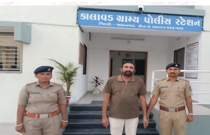 કાલાવડના ગ્રામ્ય વિસ્તારના 18 ખેડૂતો સાથે રૂપિયા 96.97 લાખની છેતરપિંડીની કરનાર આરોપી ઝડપાયો : 9 દીવસના રિમાન્ડ પર