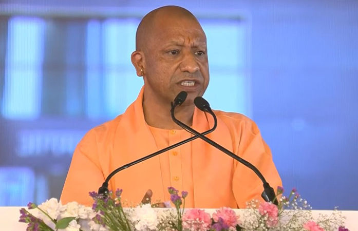 VIDEO: 'એક દિવસ ખુરશી જવાની જ છે...', નોઇડા અંગે ખોટી માન્યતા પર બોલ્યા યોગી આદિત્યનાથ