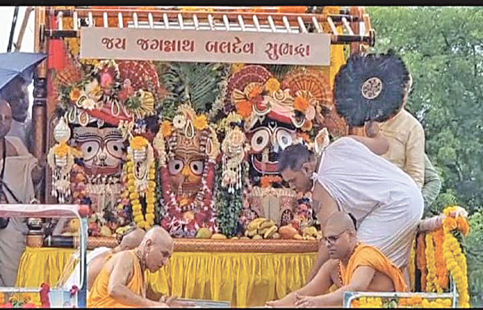 આણંદમાં નાથની નગરચર્યાથી ભક્તો ભાવવિભોર બન્યાં