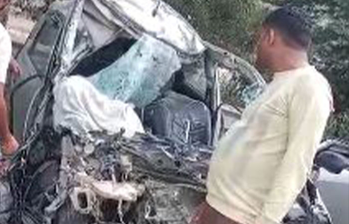 Car collides with truck, claims five lives on Greater Noida Expressway