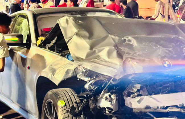 Two injured in late-night collision in Vastrapur
