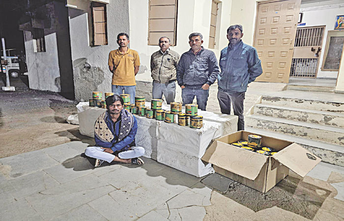રૂ. 1.53 લાખની ચાઇનીઝ દોરીના 384 રીલ સાથે એક શખ્સ ઝડપાયો