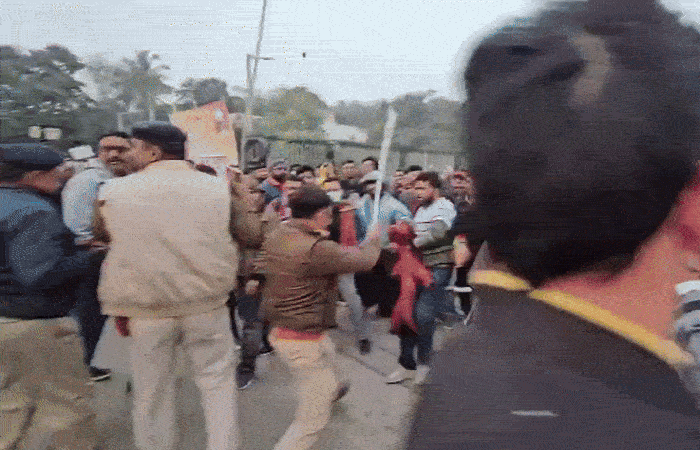 VIDEO: પટણામાં BPSC ઉમેદવારો પર લાઠીચાર્જ, યુવકોએ હોબાળો કર્યાનો પોલીસનો દાવો