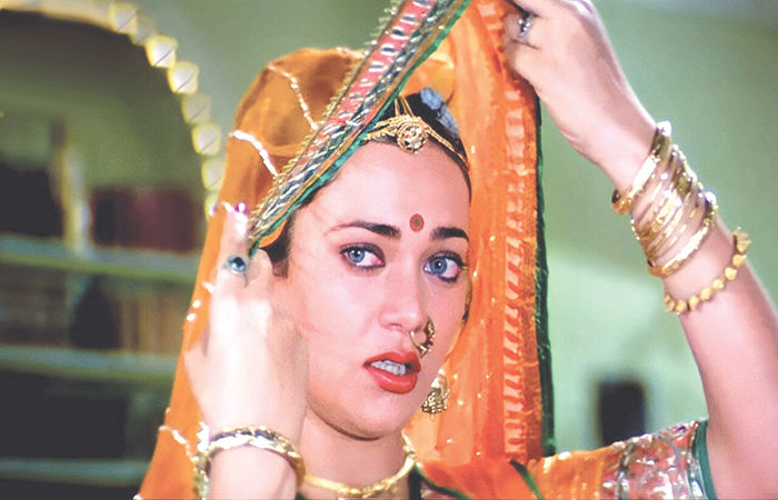 એક રાધા, એક મીરાં, દોનોં ને શ્યામ કો ચાહા...