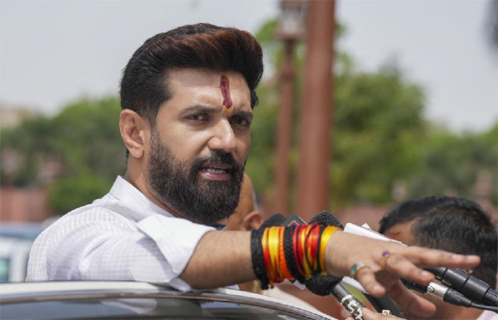 દિલ્હીની વાત : ચૂંટણી પહેલા ચિરાગ પાસવાનને ફટકો