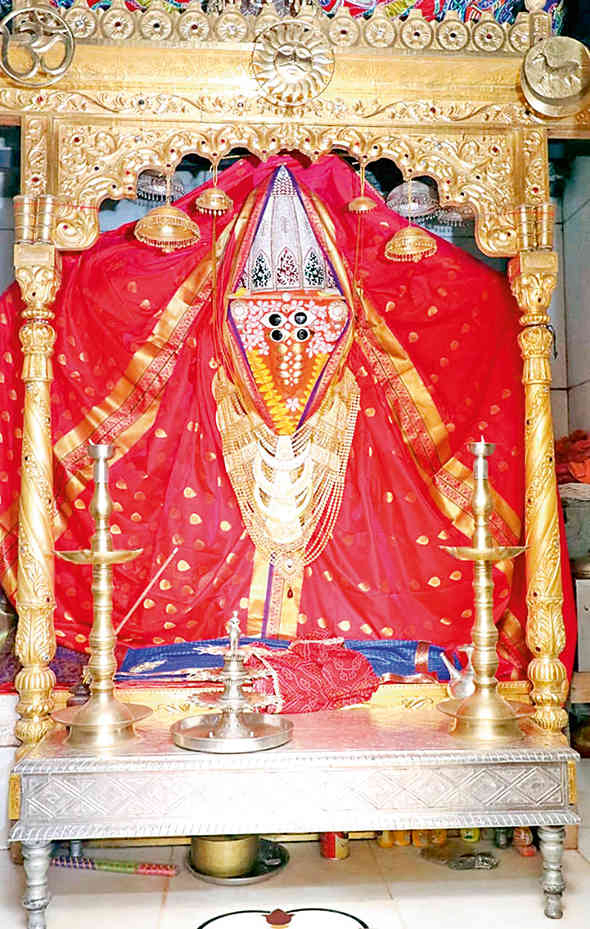 સોમવારથી માતાના મઢના દ્વાર ખૂલશે આરતી સમયે શ્રદ્ધાળુઓને પ્રવેશ નહીં