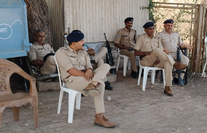 બોટાદ: હડદડની કૃષિ મહા પંચાયતમાં ઘર્ષણ બાદ ગામમાં SRPનો બંદોબસ્ત ગોઠવી દેવાયો