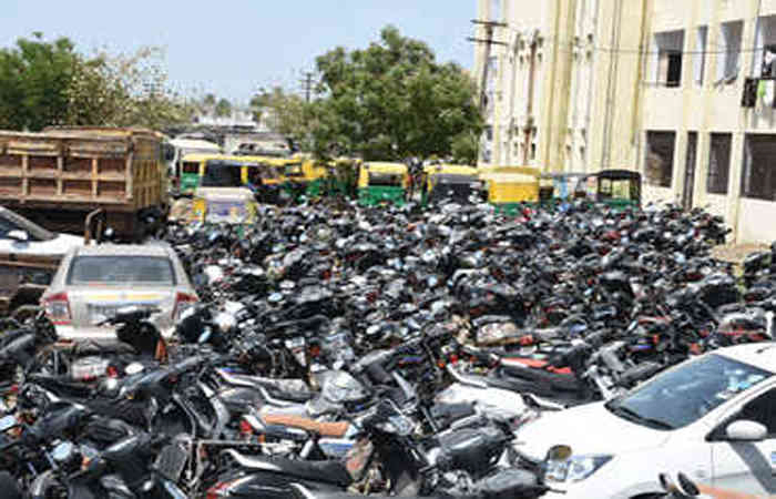 જામનગર જિલ્લામાં પ્રથમ લોકડાઉનમાં 929 FIR - 2542 વાહનો ડીટેઈન