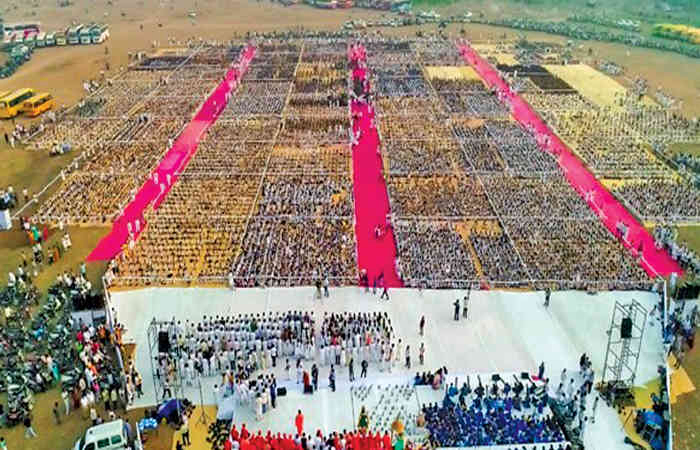 જવાહર મેદાનમાં 22,222થી વધુ વિદ્યાર્થી વાલીઓએ કર્યુ સમુહ ગીતા ગાન