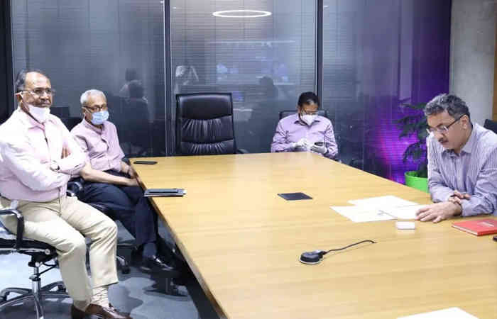 અમદાવાદમાં સંપૂર્ણ લોકડાઉન, 15 મે સુધી દૂધ-દવા સિવાય તમામ દુકાનો રહેશે બંધ