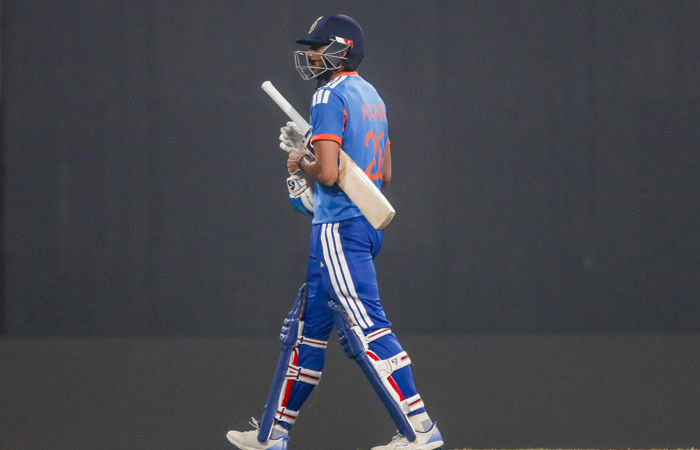 IND vs SA: બીમારીના કારણે અક્ષર પટેલ બે T20 મેચમાંથી બહાર, જાણો ટીમમાં કોને મળ્યું સ્થાન