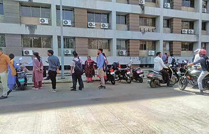 કર્મયોગી ભવનને બોમ્બથી ઉડાવી દેવાની ધમકી મળતા ભારે અફરાતફરી