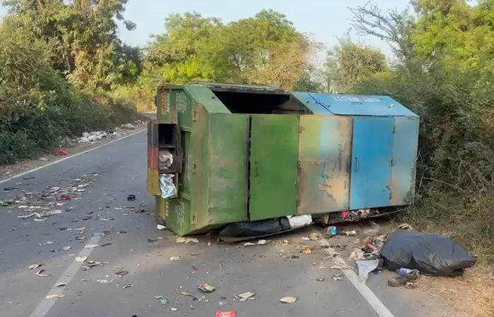 ચાપડ ગામે કચરાની ગાડી પલટી, શ્રમિક ઘવાયો