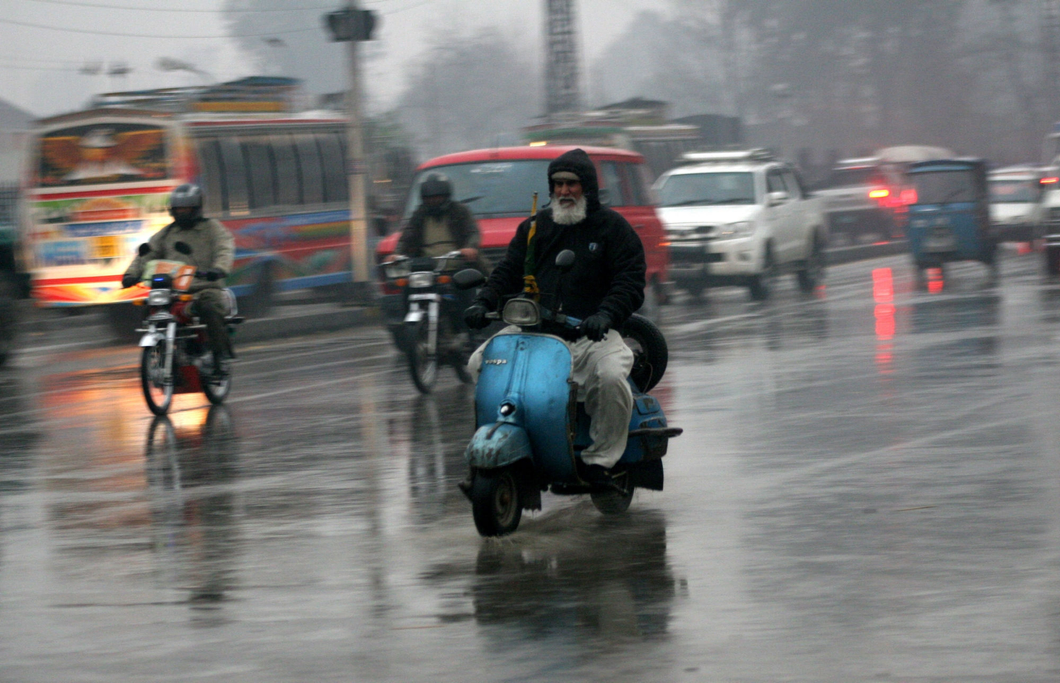 Ahmedabad receives rain, hailstorm predicted in Gujarat