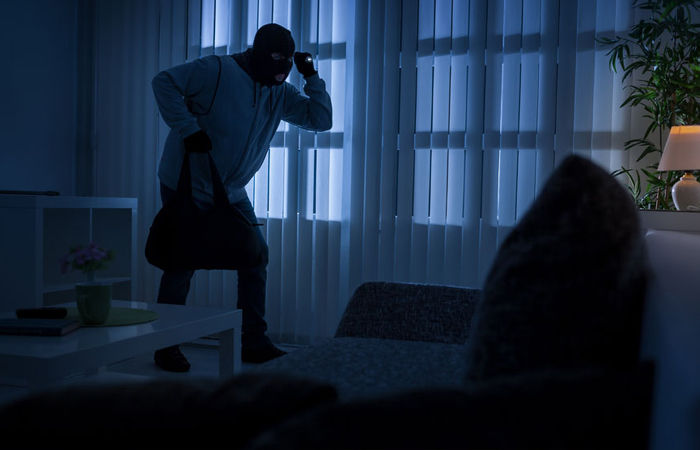 જામનગરના રહેણાંક મકાનમાંથી રૂપિયા 1,10,000ની માલમતાની ચોરી થયાની પોલીસ ફરિયાદ