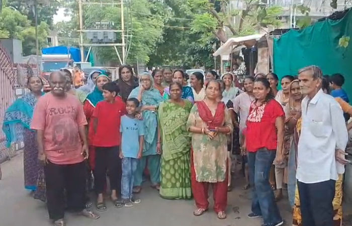 વડોદરાના છાણીમાં 500 જેટલા પરિવારોના પાણી માટે વલખાં : છેલ્લા 7 દિવસથી પાણી માટે વલખાં મારતા રહીશોએ હોબાળો મચાવ્યો