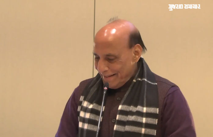 VIDEO: જર્મનીમાં ટ્રમ્પનું નામ લેતાં જ હસી પડ્યા સંરક્ષણ મંત્રી રાજનાથ સિંહ, બાદમાં વાત વાળી