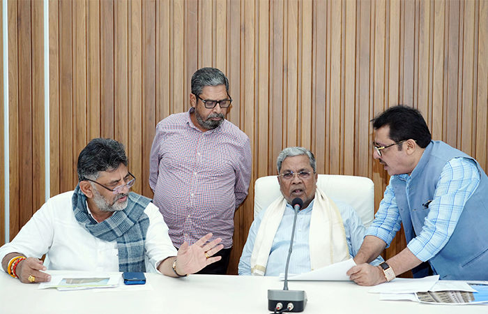 કર્ણાટક કોંગ્રેસમાં CM બાદ હવે મંત્રીપદને લઈને ખટરાગ : સિદ્ધારમૈયાના નજીકના નેતાનો 'હાઈ'કમાન્ડને 'આદેશ'!