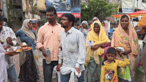 VIDEO: યુવકની આત્મા હોસ્પિટલમાં ભટકે છે કહી પરિજનો ભૂવો લઈ આવ્યા, ધૂણીને કરાવ્યો ગૃહપ્રવેશ: દાહોદનો ચોંકાવનારો કિસ્સો