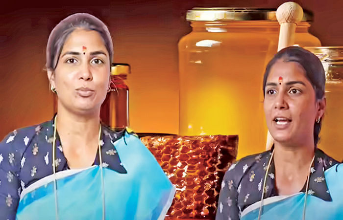 મધપૂડા ઉછેરમાં એક્કો રોહિણી પાટીલ
