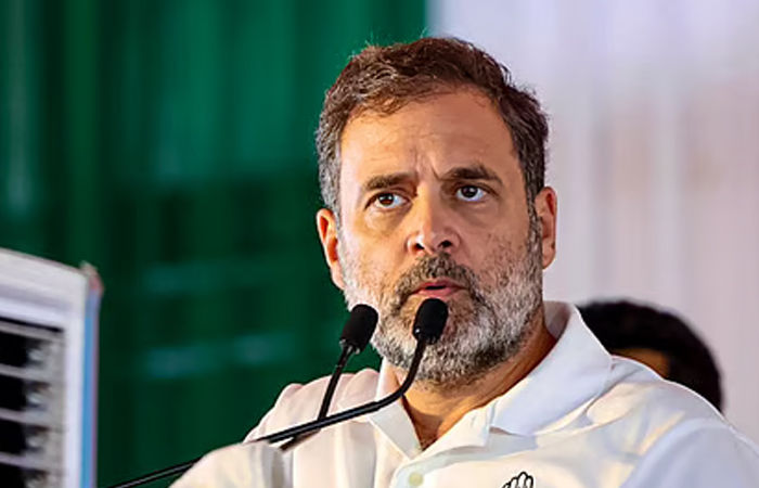 56 ઇંચની છાતીવાળા મોદી ટ્રમ્પના એક ફોન કોલથી ડરી ગયા : રાહુલ