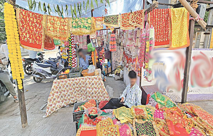 નવરાત્રી શરૃ થતા જ બજારમાં 'ફૂલ' તેજી, ગુલાબના ભાવ વધીને 700 સુધી પહોંચ્યા