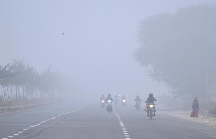 Delhi shivers at 4.2°C: coldest day in 2 yrs, several flights delayed