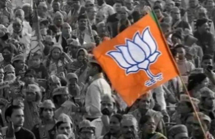 અમદાવાદ મ્યુનિસિપાલિટીની ચૂંટણીમાં ભાજપના 40થી વધુ કોર્પોરેટર્સની ટિકિટ કપાવાની વકી