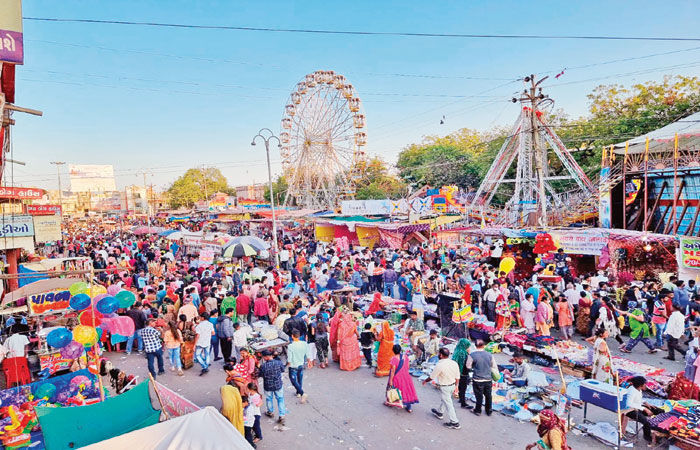 સંતરામ મંદિરના મેળામાં જોખમી રાઈડ્સ પર પ્રતિબંધ : મંદિર પરિસરમાં સ્ટોલની વ્યવસ્થા