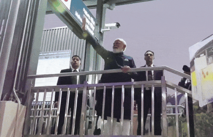 VIDEO: અમદાવાદ-ગાંધીનગર મેટ્રો ફેઝ-2નો શુભારંભ, PM મોદીએ લીલીઝંડી બતાવીને કર્યું લોકાર્પણ