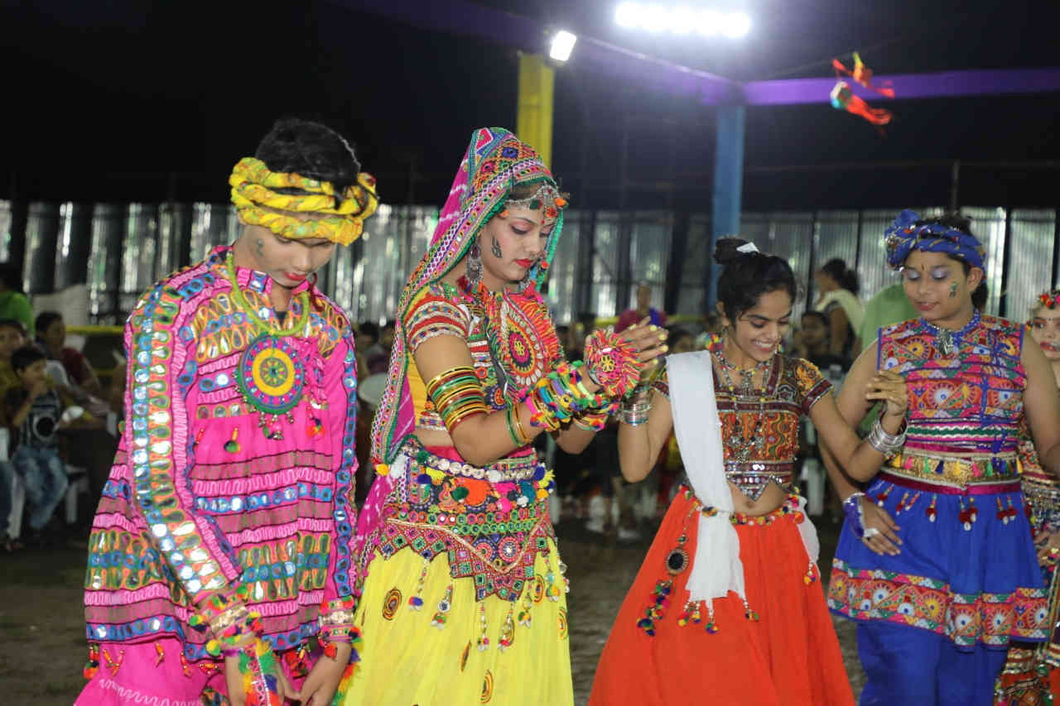અંક્લેશ્વરમાં મેઘાવી માહોલ સાથે નવરાત્રીનો રંગ જામ્યો