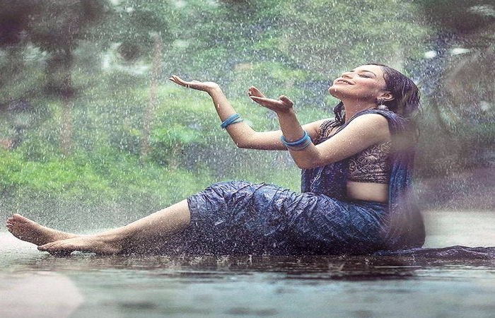 જુદા વાદળાં છે અષાઢે અષાઢે, છે જુદો વરસાદ અષાઢે અષાઢે