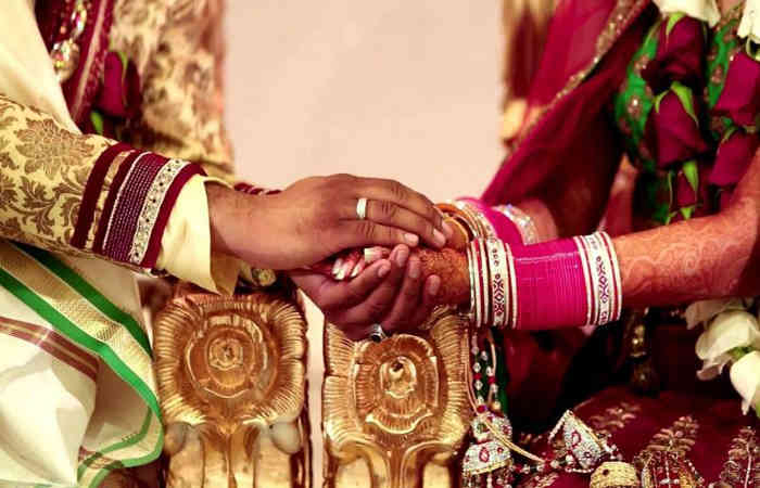 લગ્ન સમારંભ વિરુદ્ધ સરકાર