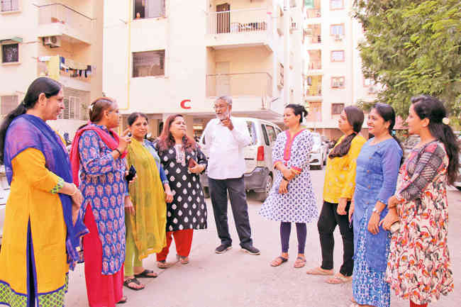 સર્જન ટાવરના રહિશોની પાણી બચાવવાની અનોખી ઝૂંબેશ