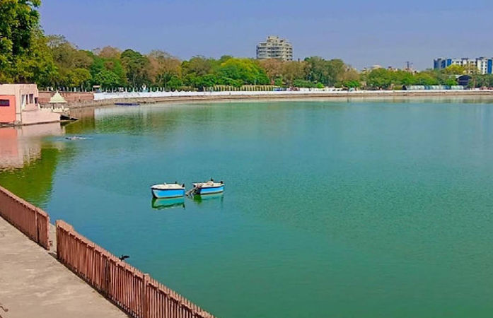 હરણીકાંડ બાદ કાંકરિયામાં બંધ કરાયેલી બોટિંગ સેવા દોઢ વર્ષે ફરી શરૂ થશે! કમિટીનું ક્લિયરન્સ બાકી