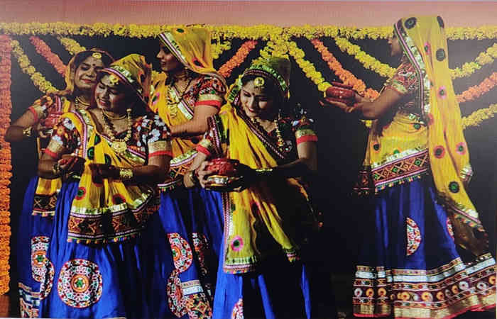 વડોદરામાં નાના મોટા સહિત શેરી ગરબાનું આયોજન :  માતાજીની ભક્તિ-આરાધનાના પર્વ નવરાત્રીનો આજથી શુભારંભ