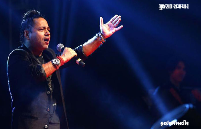 'આ જ બદલવું છે મારે..', ગીત ગાવાની વિનંતી કરતાં ગાયક કૈલાશ ખેર મહિલા હોસ્ટ પર ભડકી ઉઠયા, વીડિયો વાઈરલ