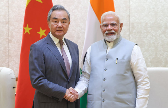 જયશંકર-ડોભાલ બાદ PM મોદીને મળ્યા ચીનના વિદેશ મંત્રી, કહ્યું- 'વાંગ યીને મળીને આનંદ થયો'